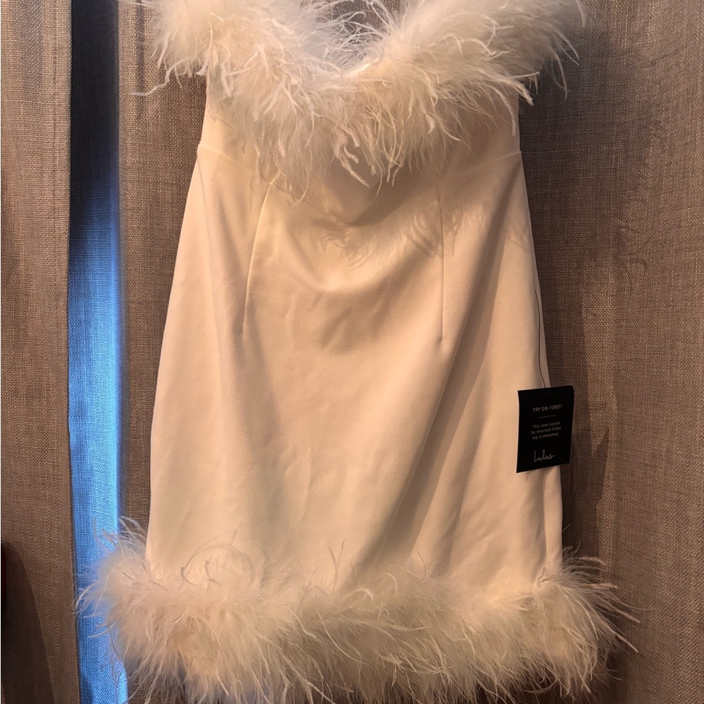 White Faux Fur Trim lulus dress - Picture 1 of 4